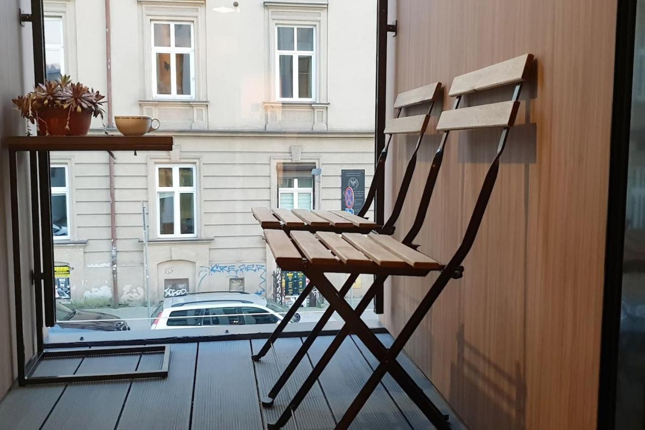 Boutique 108 - Old City, Luxury Apt. With A Garage Cracovia Exterior foto