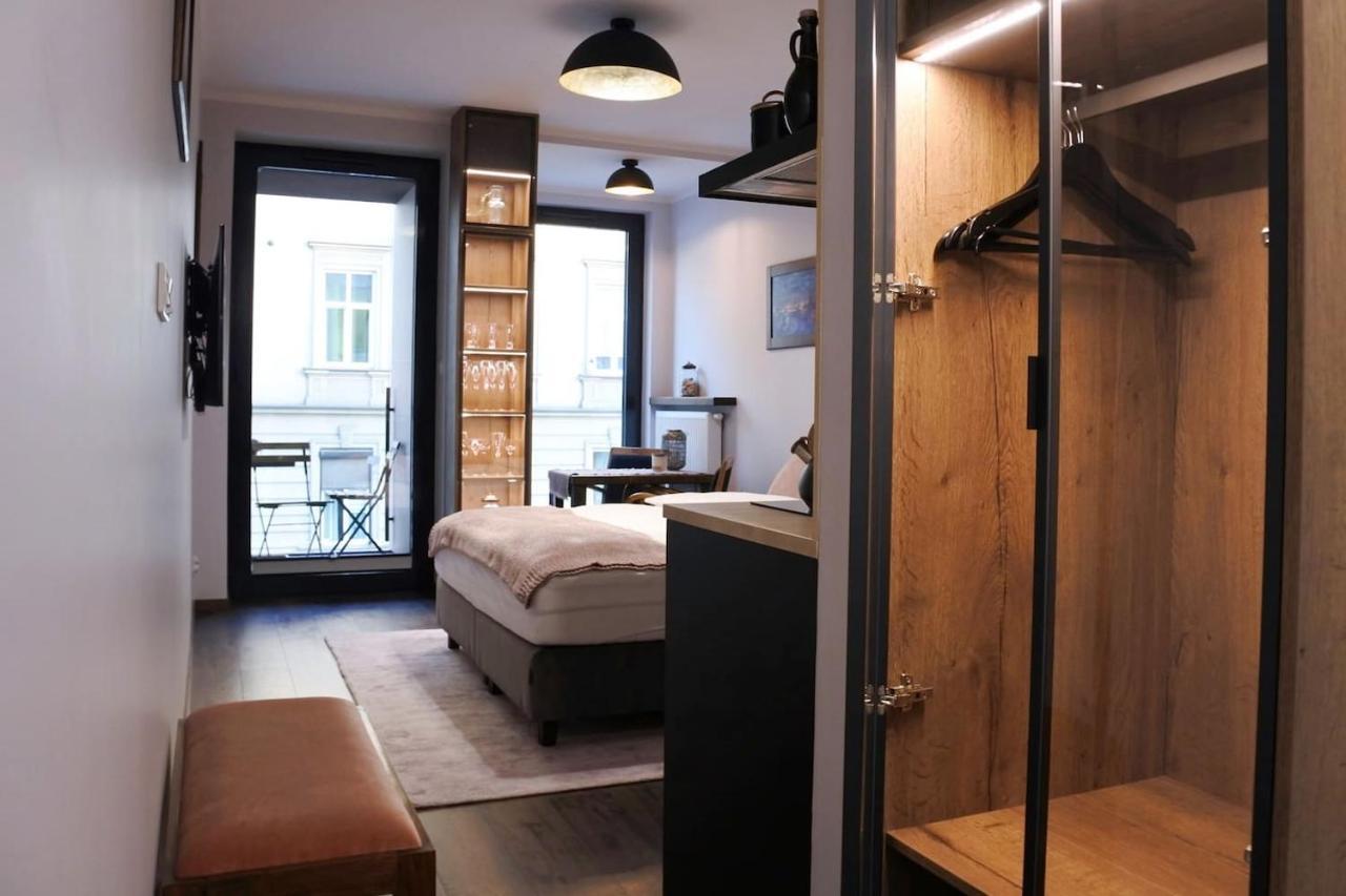 Boutique 108 - Old City, Luxury Apt. With A Garage Cracovia Exterior foto