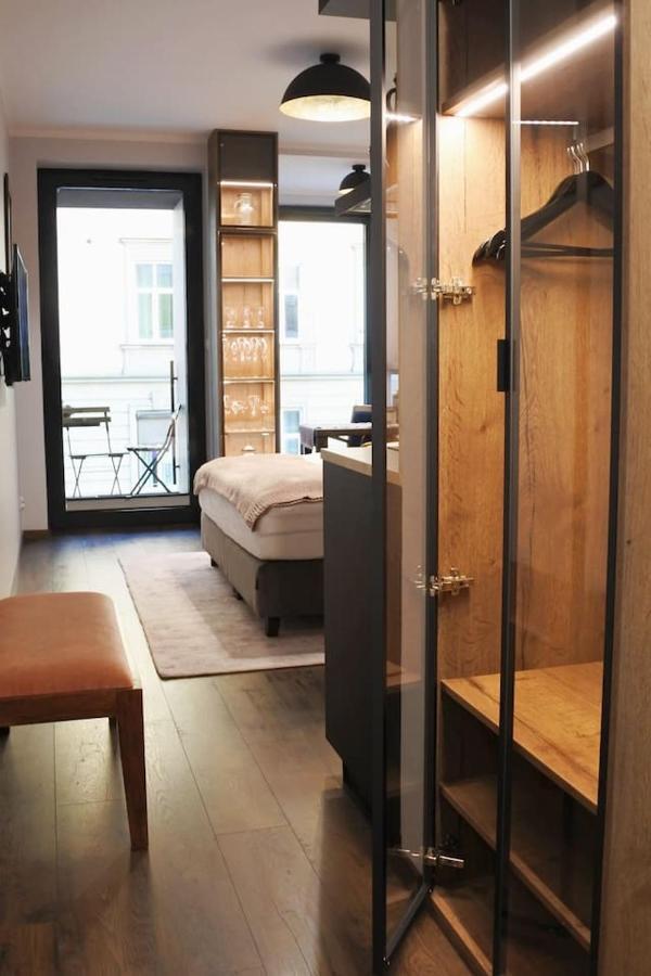 Boutique 108 - Old City, Luxury Apt. With A Garage Cracovia Exterior foto