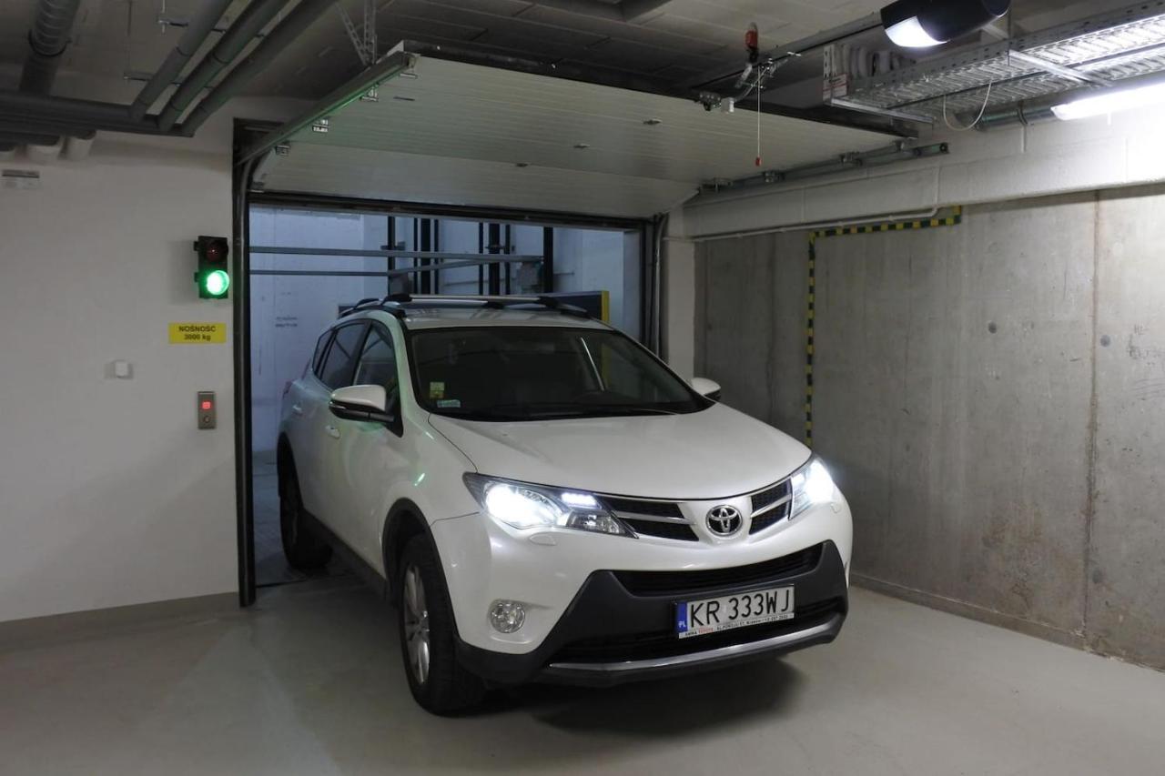 Boutique 108 - Old City, Luxury Apt. With A Garage Cracovia Exterior foto