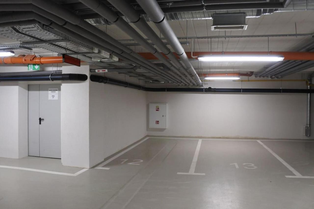 Boutique 108 - Old City, Luxury Apt. With A Garage Cracovia Exterior foto